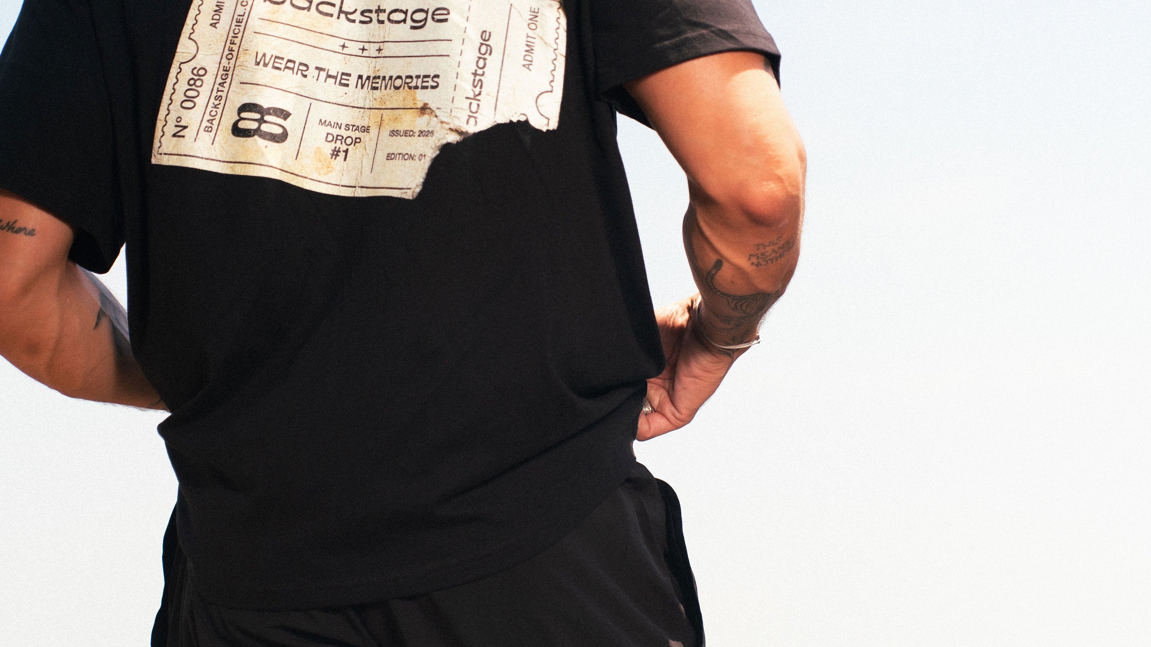 Streetwear inspiré de l'électro - T-shirt Ticket Backstage Officiel