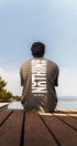 T-shirt oversize Nothing kaki Backstage porté de dos