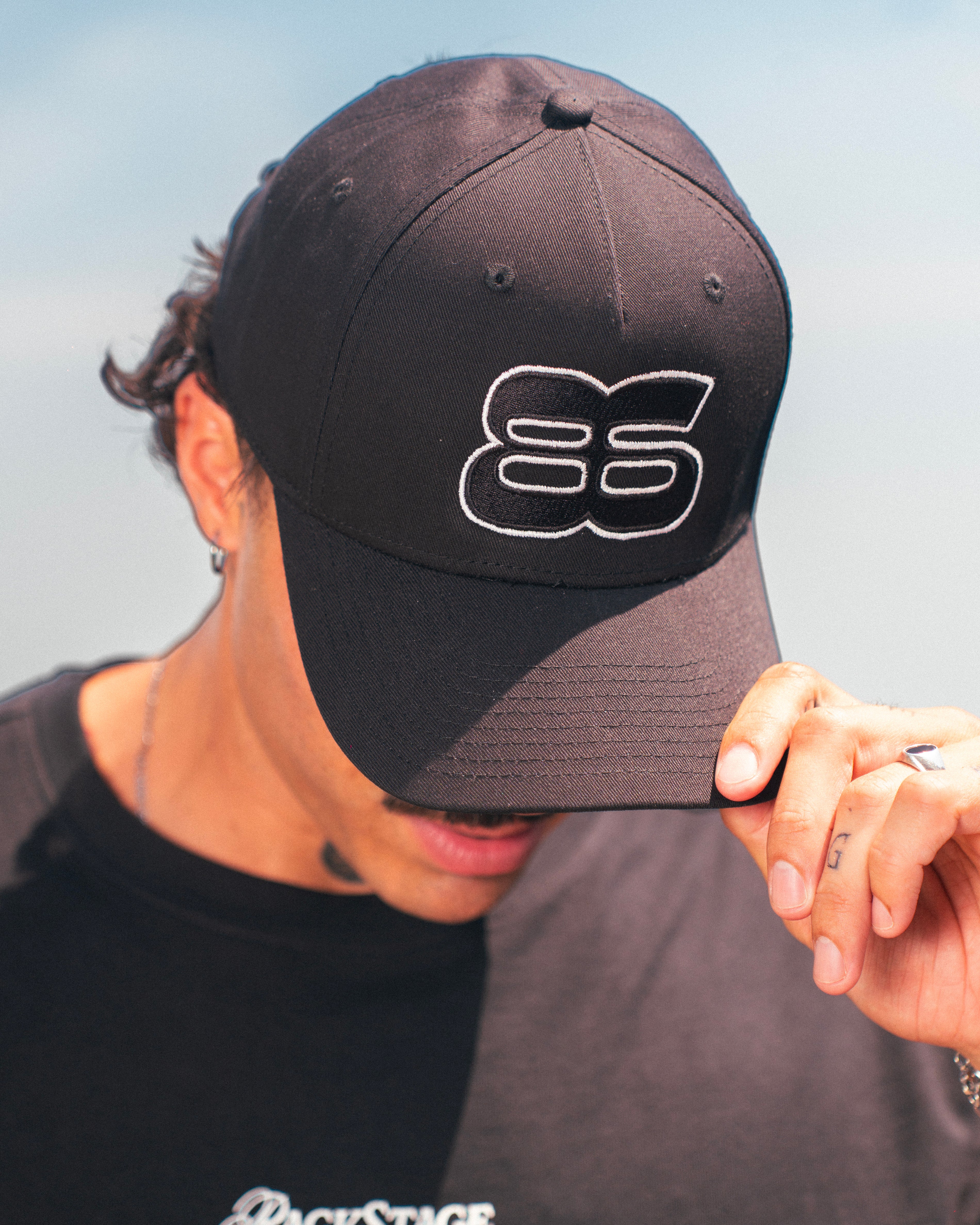 Casquette noire brodée