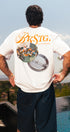 T-shirt oversize Memories blanc Backstage porté en look streetwear